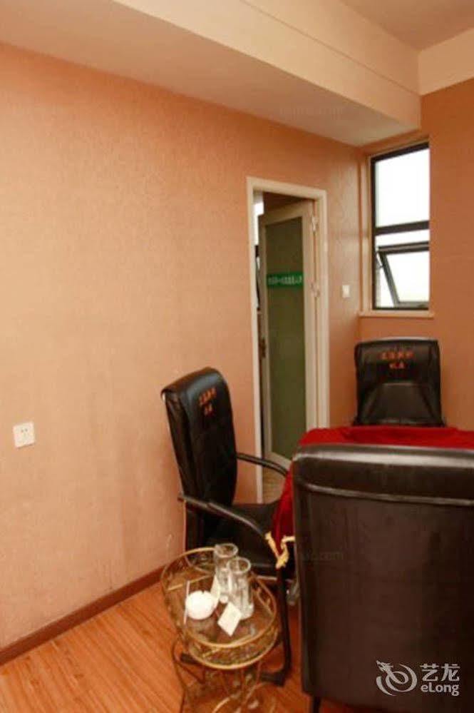 Helun Hotel Чэнду Экстерьер фото