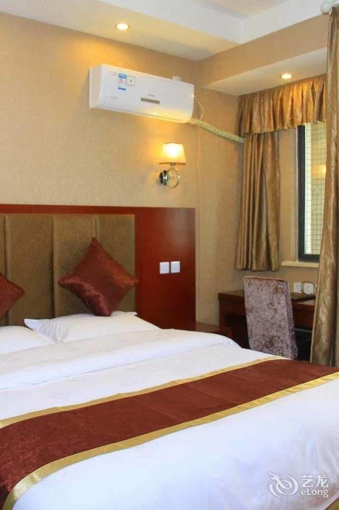 Helun Hotel Чэнду Экстерьер фото