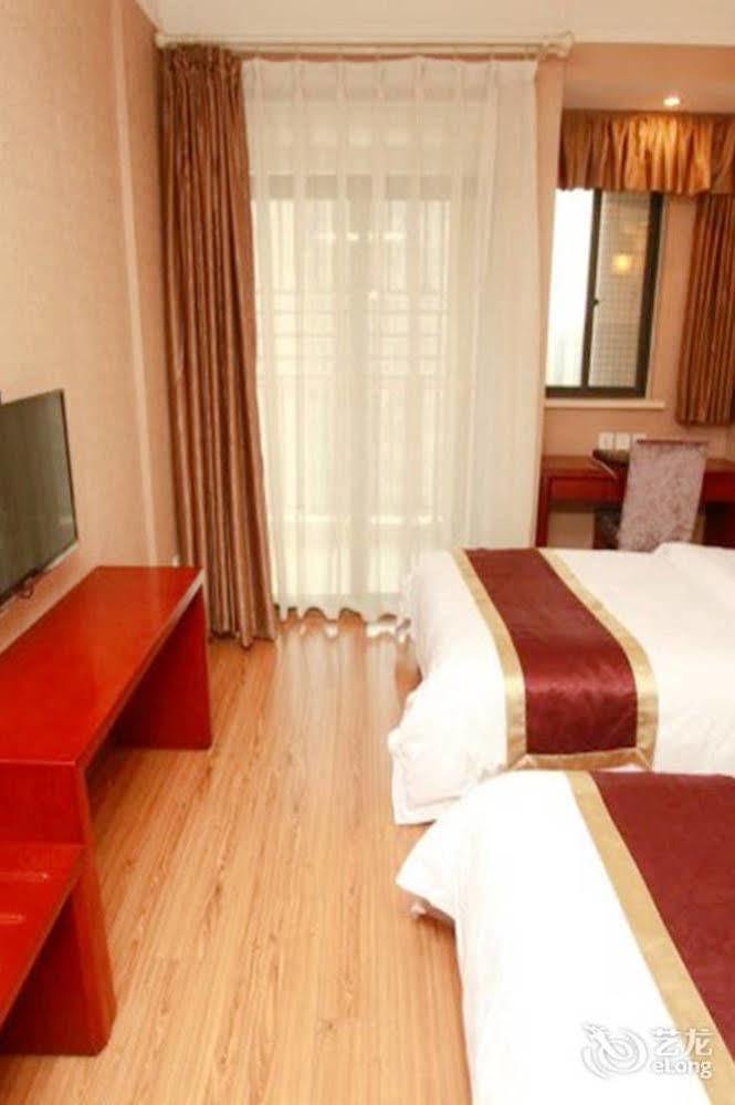 Helun Hotel Чэнду Экстерьер фото